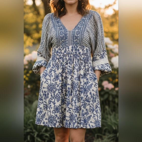 Sincerly Jules Dresses & Skirts - ❤️Sincerely Jules Blue and Cream Patterned Mini Dress Pit 15